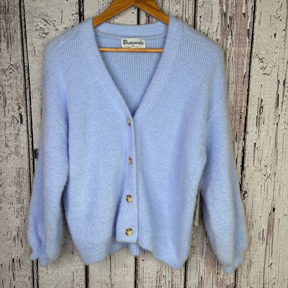 🏷️NWT No Boundaries Super Soft Fuzzy Blue Cardigan Sweater Small 4-6 V-Neck New